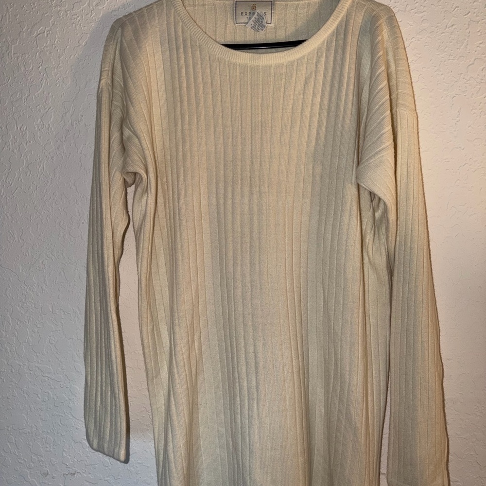 Elegant Cream Ribbed Sweater